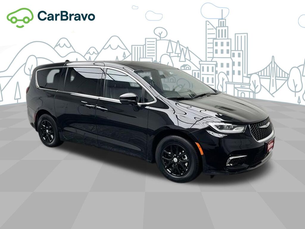 2025 Chrysler Pacifica Select — photo 1 of 6