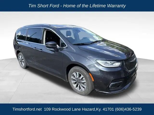 2021 Chrysler Pacifica Touring L — photo 1 of 4