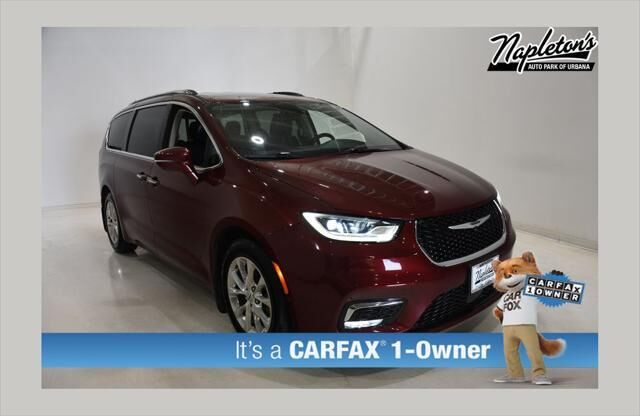 2021 Chrysler Pacifica Touring L — photo 1 of 12