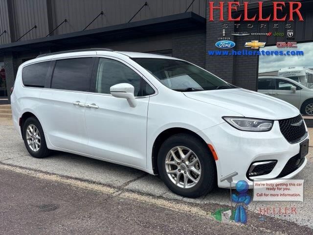 2022 Chrysler Pacifica Touring L — photo 1 of 26