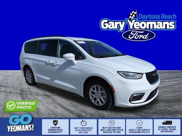 2022 Chrysler Pacifica Touring L — photo 1 of 26