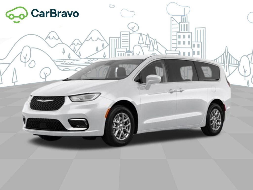 2023 Chrysler Pacifica Touring L — photo 1 of 6