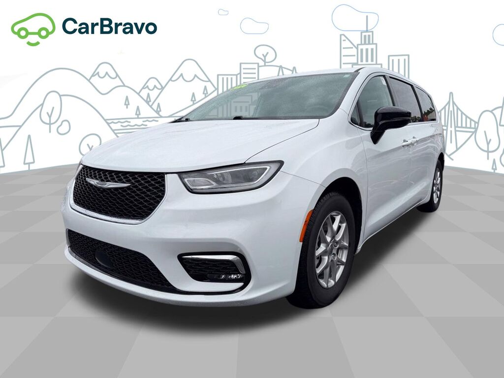 2024 Chrysler Pacifica Touring L — photo 1 of 7