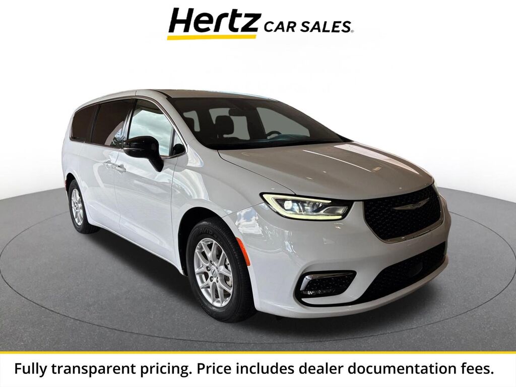 2025 Chrysler Pacifica Select — photo 1 of 1