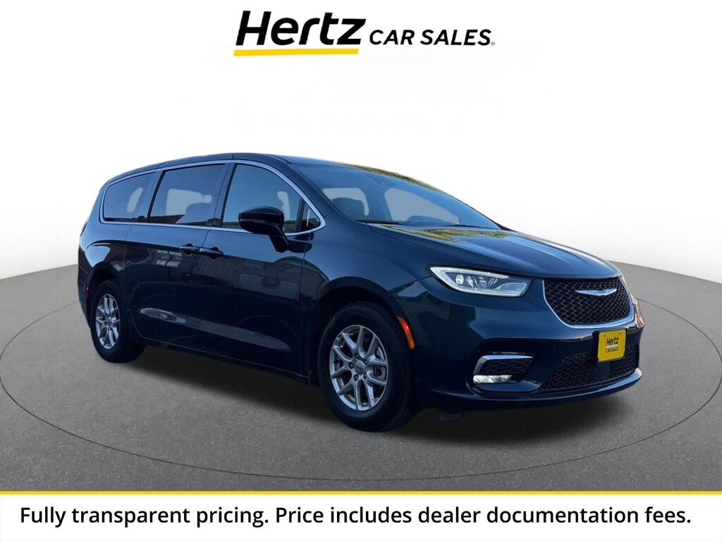 2025 Chrysler Pacifica Select — photo 1 of 1