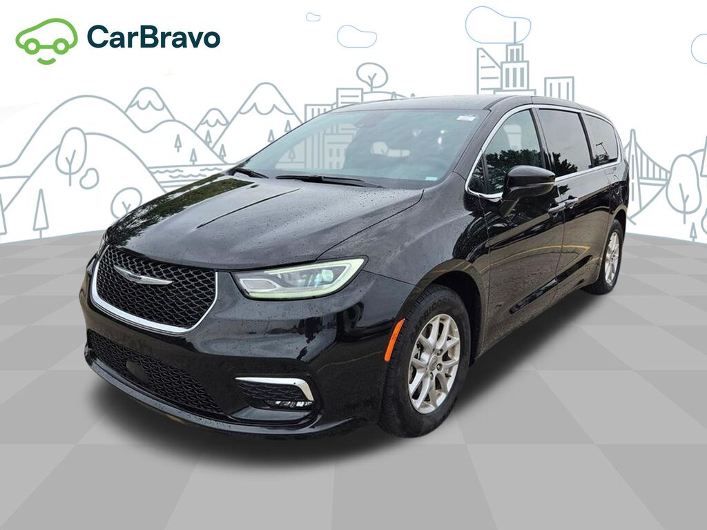 2025 Chrysler Pacifica Select — photo 1 of 6