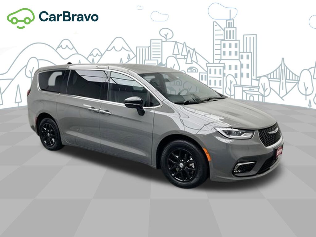 2025 Chrysler Pacifica Select — photo 1 of 6
