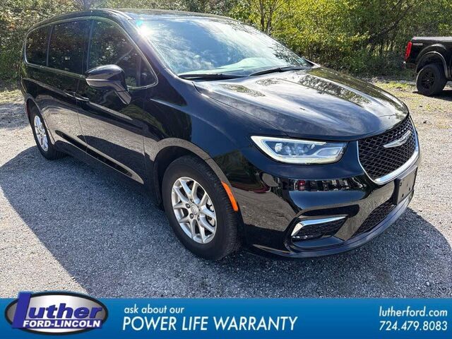 2025 Chrysler Pacifica Select