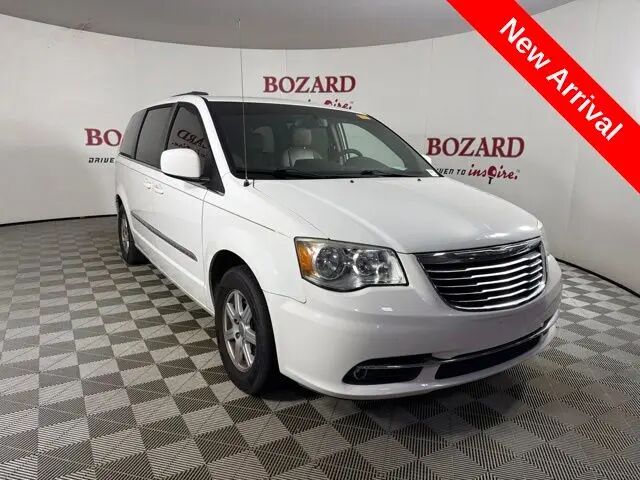 2012 Chrysler Town and Country Touring — photo 1 of 13
