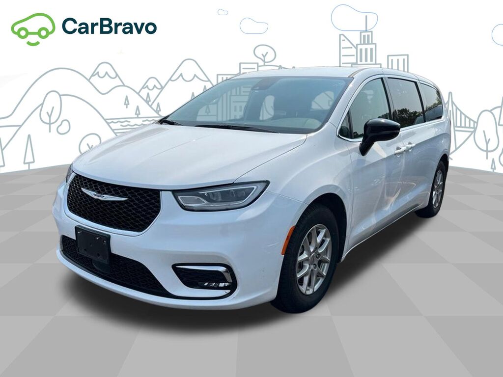 2024 Chrysler Pacifica Touring L — photo 1 of 6