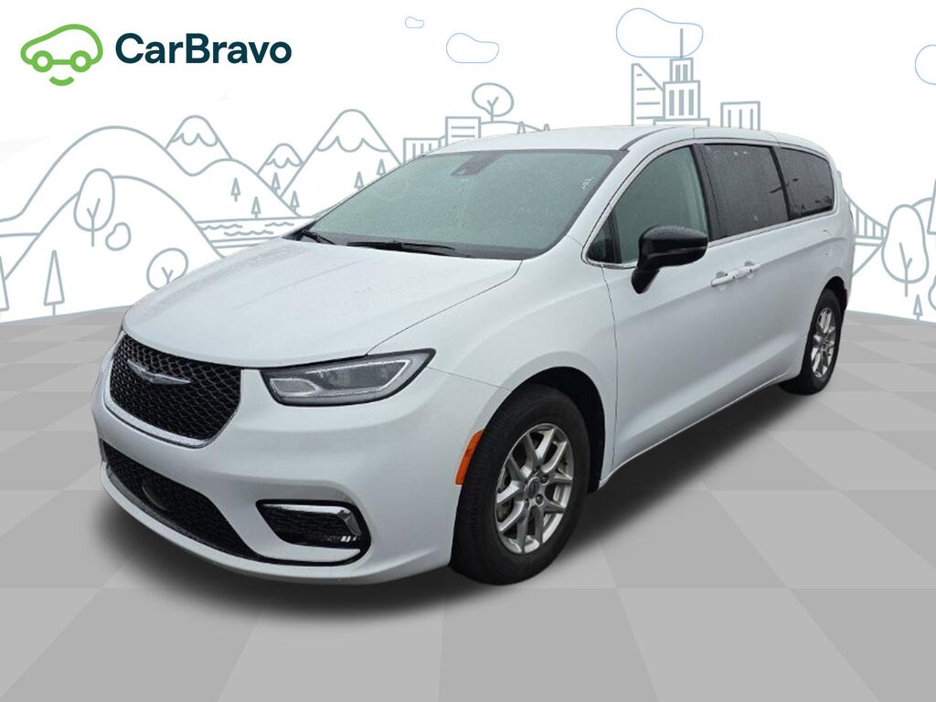 2024 Chrysler Pacifica Touring L — photo 1 of 7