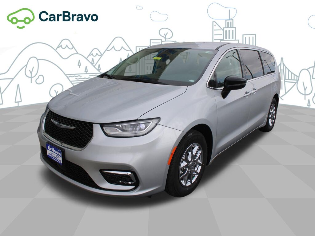 2024 Chrysler Pacifica Touring L — photo 1 of 6