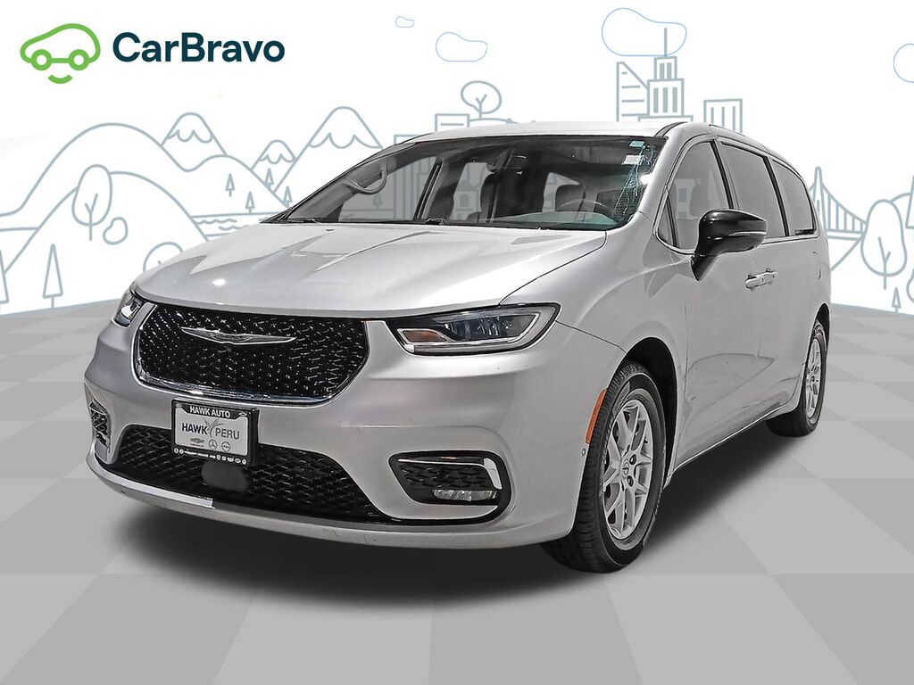 2024 Chrysler Pacifica Touring L — photo 1 of 6