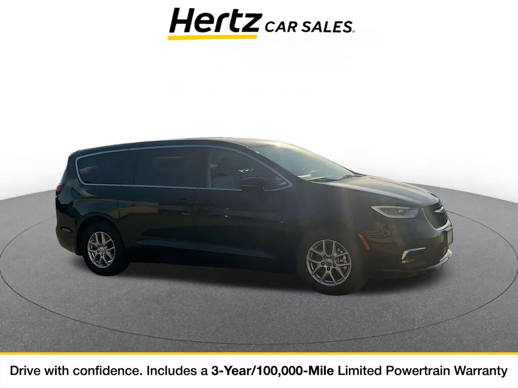 2024 Chrysler Pacifica Touring L — photo 1 of 1
