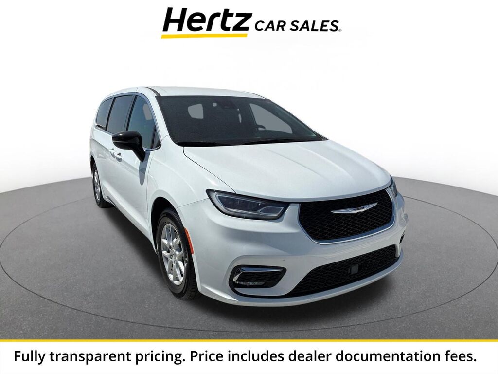 2025 Chrysler Pacifica Select — photo 1 of 1