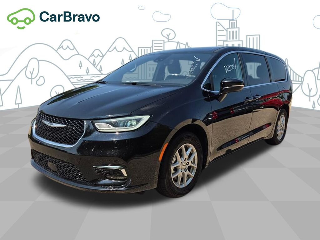 2025 Chrysler Pacifica Select — photo 1 of 6
