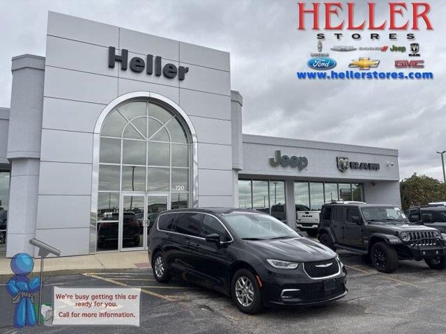 2026 Chrysler Pacifica Select