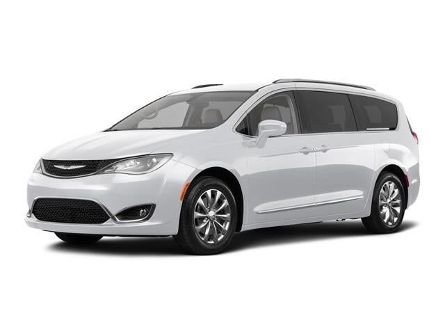 2018 Chrysler Pacifica Touring L — photo 1 of 26