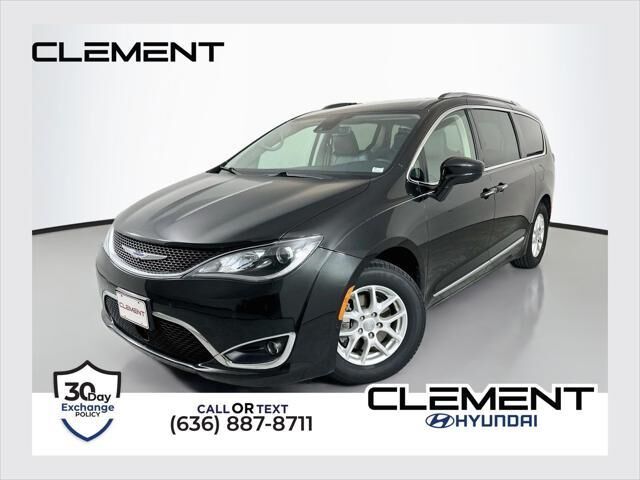 2020 Chrysler Pacifica Touring L — photo 1 of 14