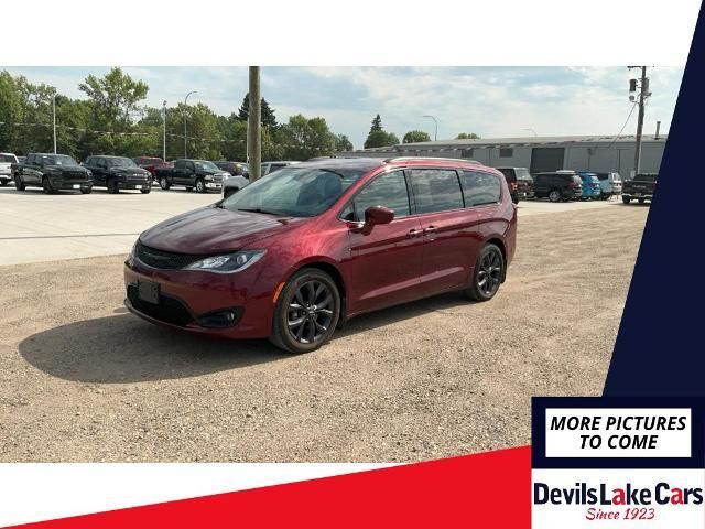2020 Chrysler Pacifica Touring L