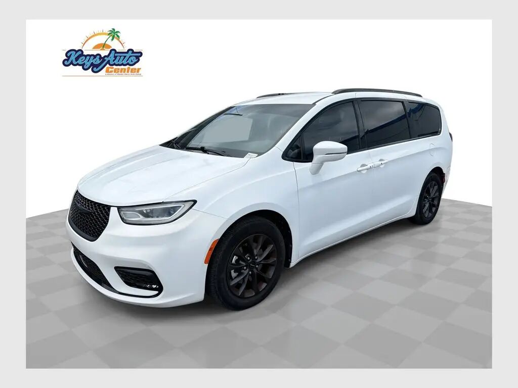 2021 Chrysler Pacifica Touring L — photo 1 of 13