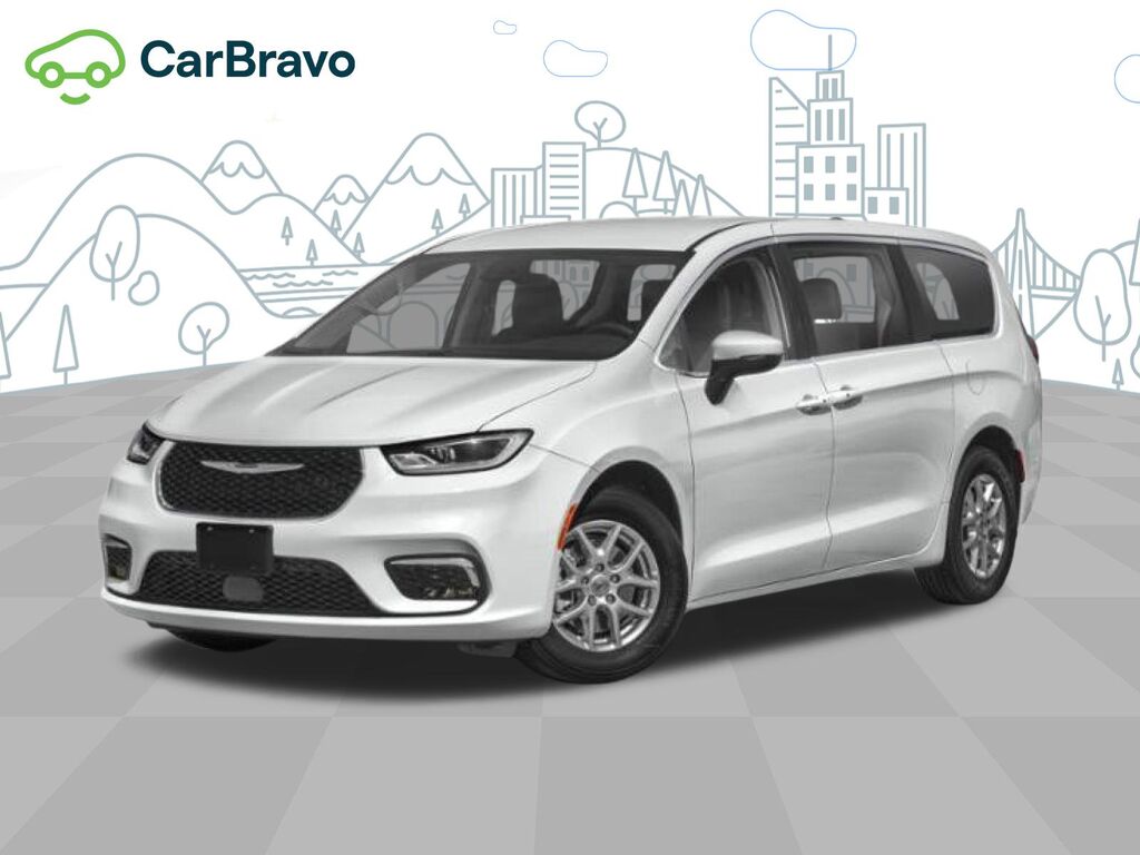 2023 Chrysler Pacifica Touring L — photo 1 of 7