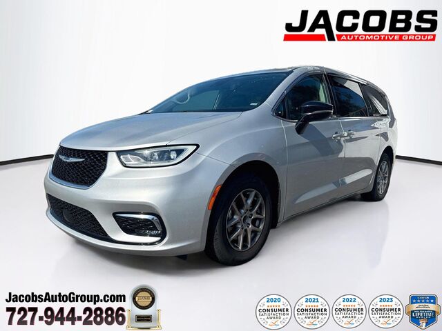 2024 Chrysler Pacifica Touring L