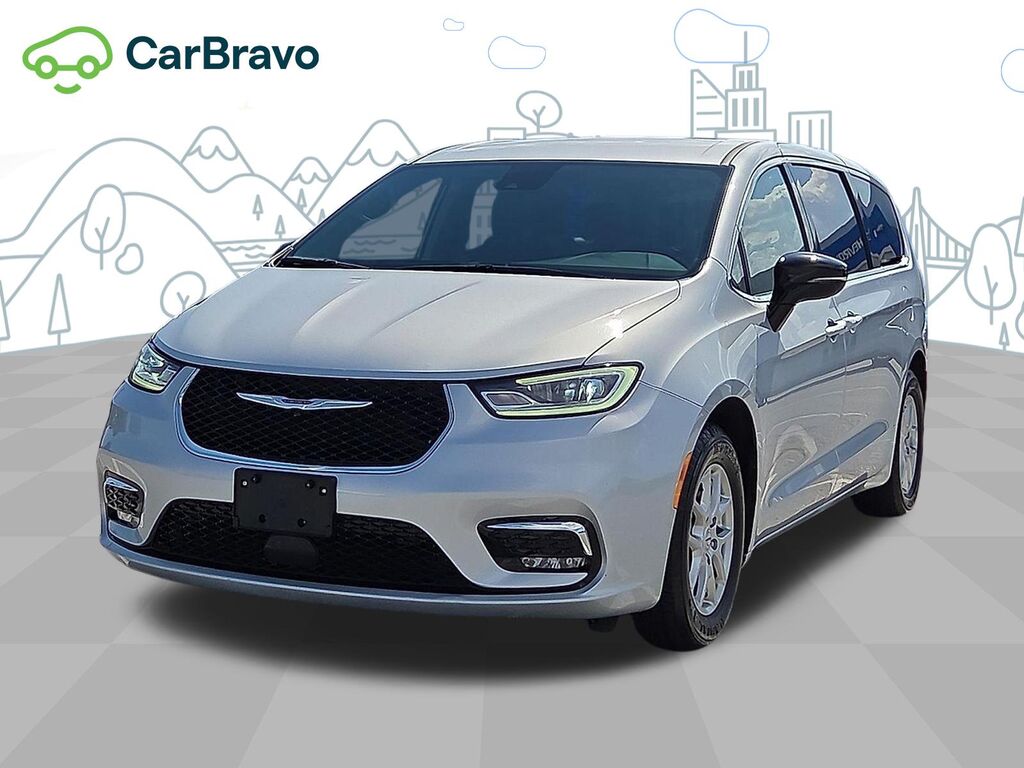 2024 Chrysler Pacifica Touring L — photo 1 of 6