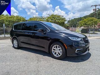 2025 Chrysler Pacifica Select — photo 1 of 14