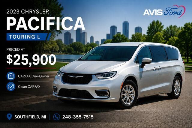 2023 Chrysler Pacifica Touring L