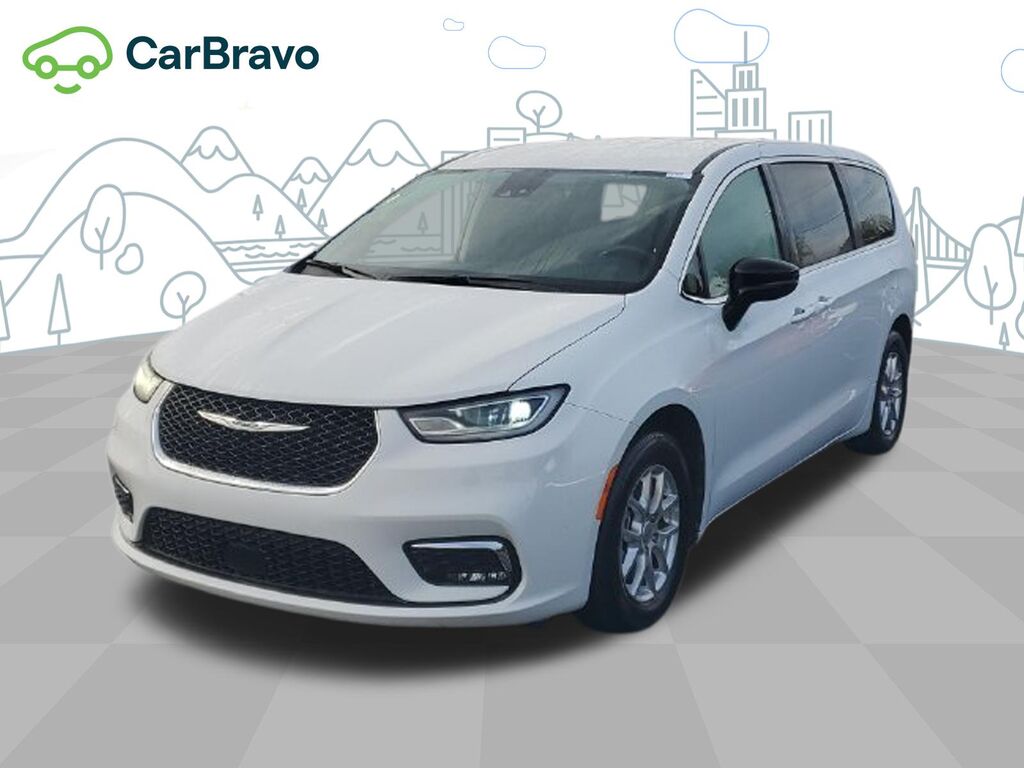 2024 Chrysler Pacifica Touring L — photo 1 of 7