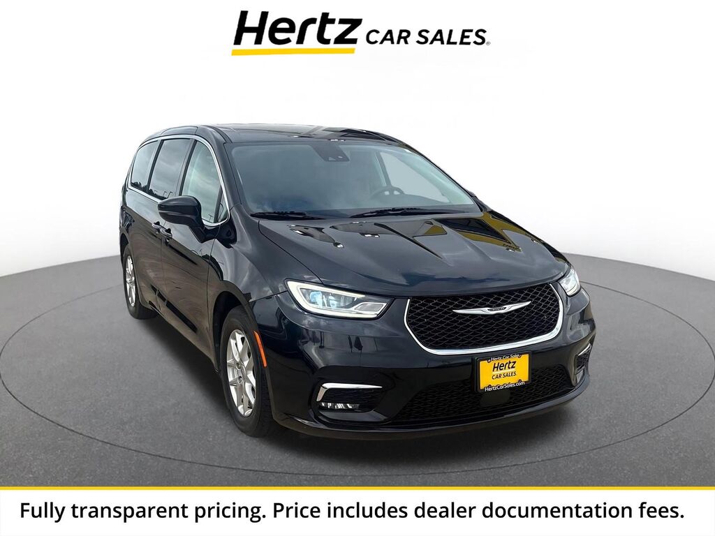 2024 Chrysler Pacifica Touring L — photo 1 of 1