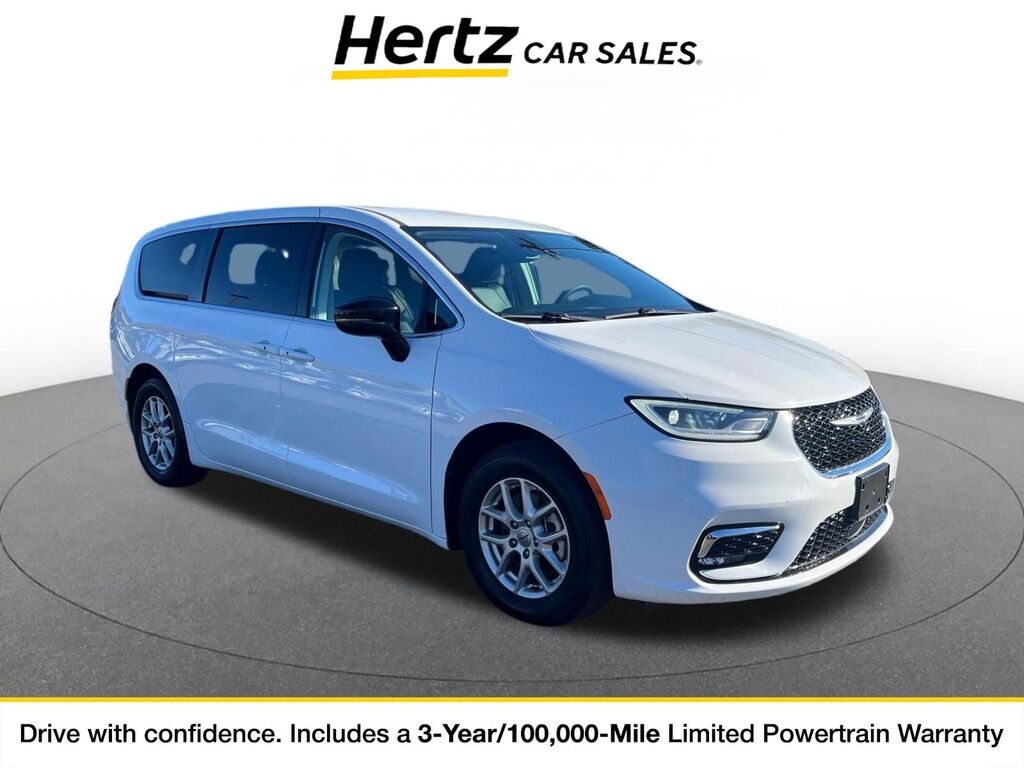 2024 Chrysler Pacifica Touring L — photo 1 of 1