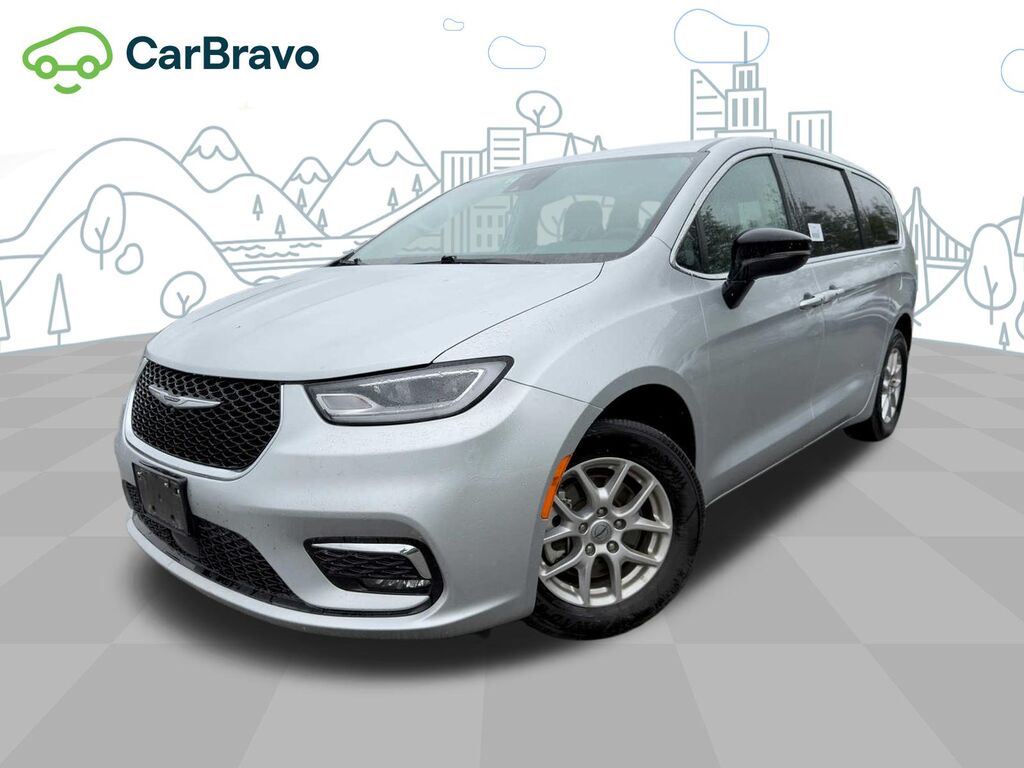 2024 Chrysler Pacifica Touring L — photo 1 of 6