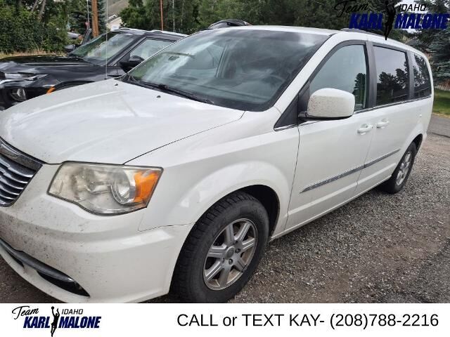 2013 Chrysler Town and Country Touring