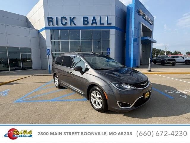2017 Chrysler Pacifica Touring-L