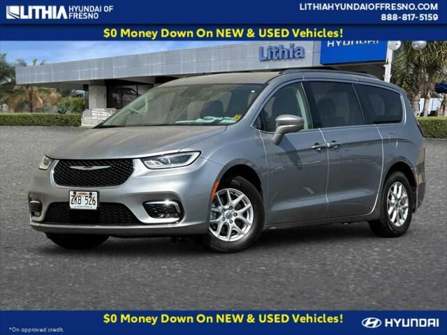 2021 Chrysler Pacifica Touring L — photo 1 of 13