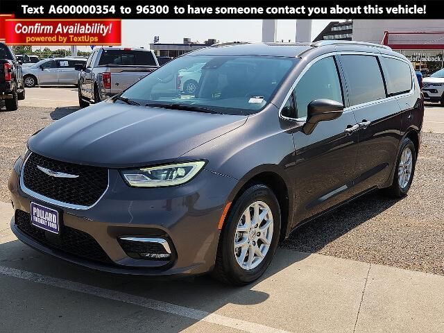 2021 Chrysler Pacifica Touring L — photo 1 of 24