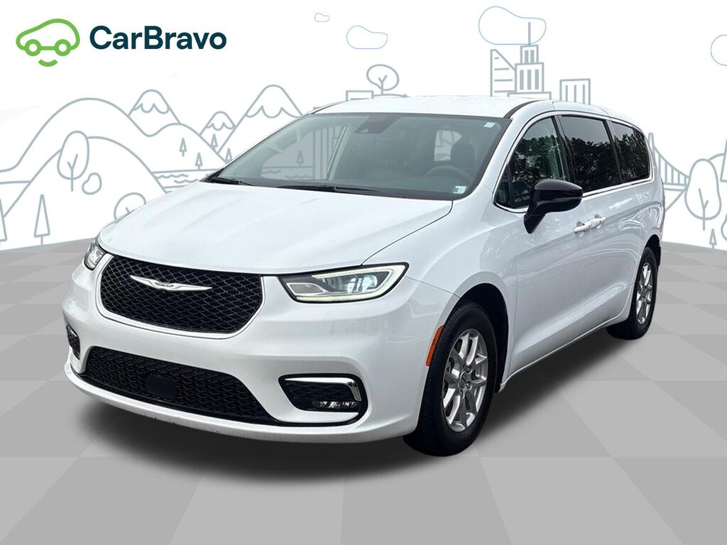 2024 Chrysler Pacifica Touring L — photo 1 of 7