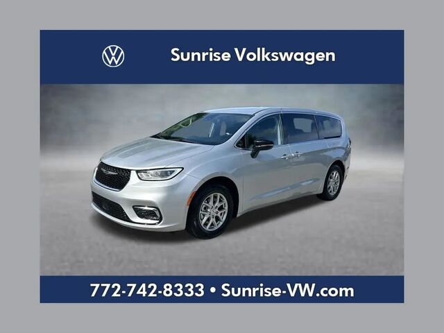 2024 Chrysler Pacifica Touring L
