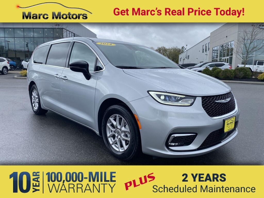 2024 Chrysler Pacifica Touring L — photo 1 of 13
