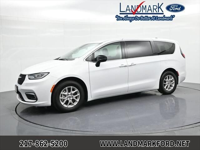 2024 Chrysler Pacifica Touring L
