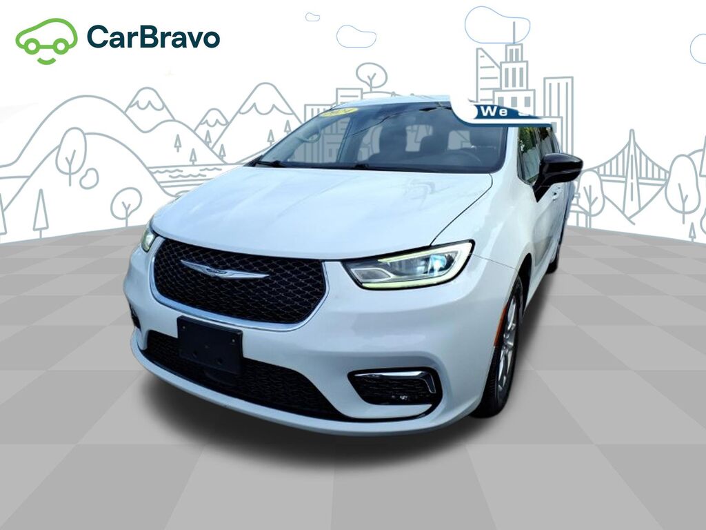 2024 Chrysler Pacifica Touring L — photo 1 of 7