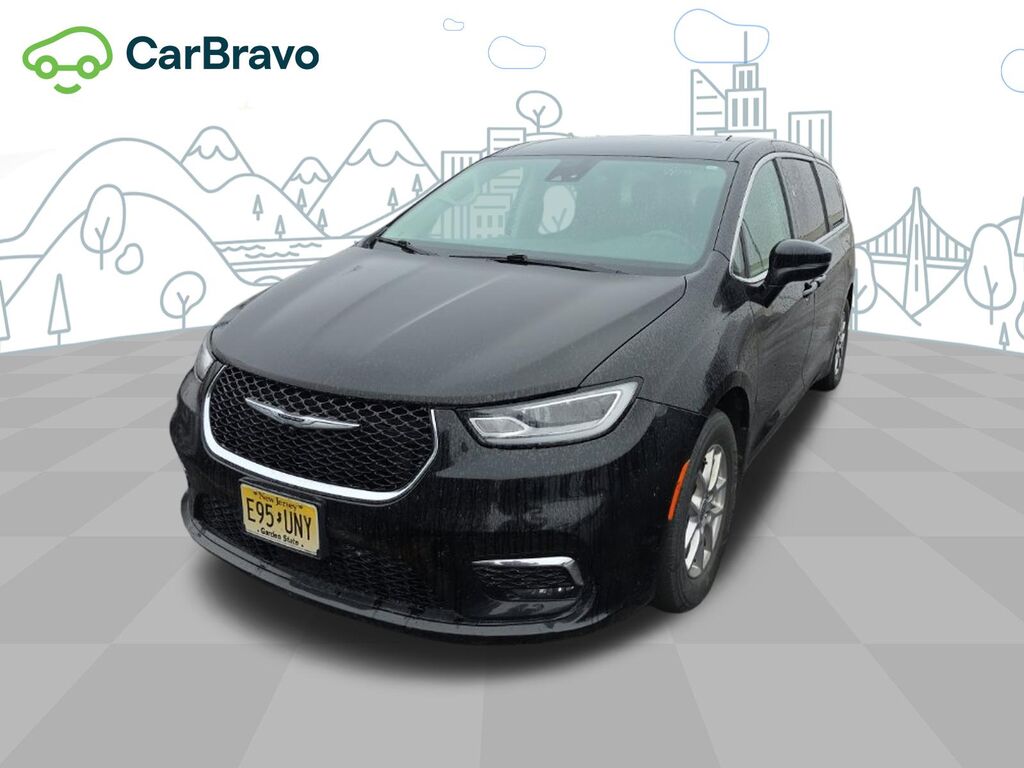 2024 Chrysler Pacifica Touring L — photo 1 of 7