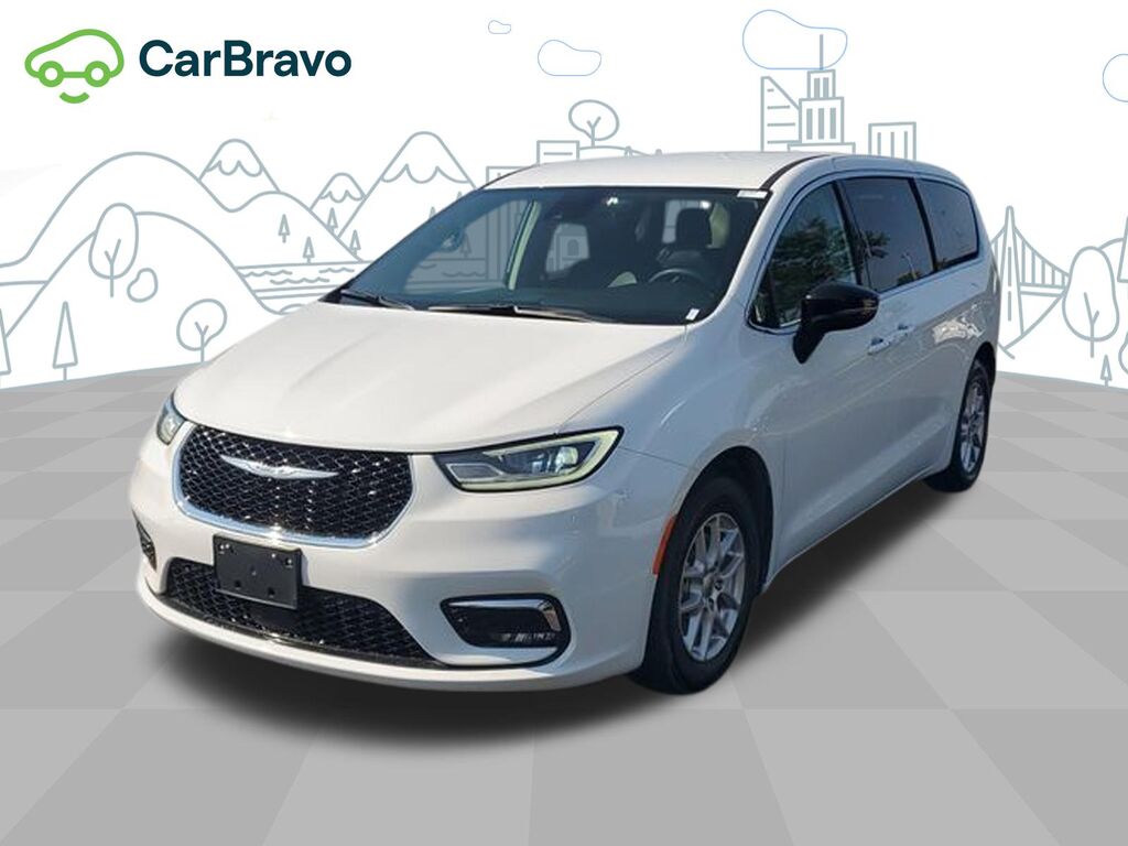 2024 Chrysler Pacifica Touring L — photo 1 of 6