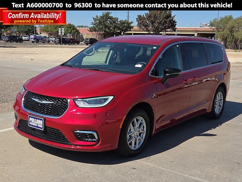 2024 Chrysler Pacifica Touring L — photo 1 of 1
