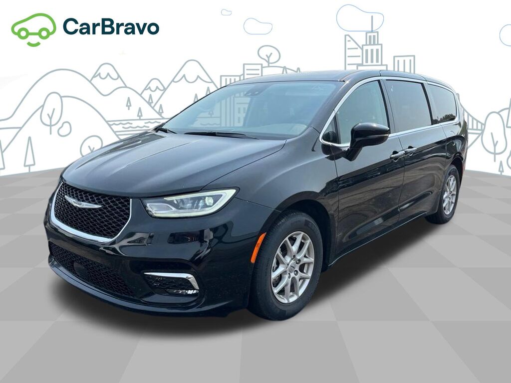 2024 Chrysler Pacifica Touring L — photo 1 of 6