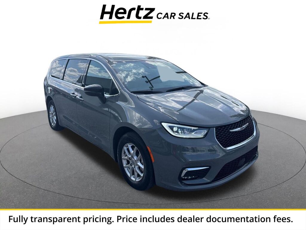 2025 Chrysler Pacifica Select — photo 1 of 1