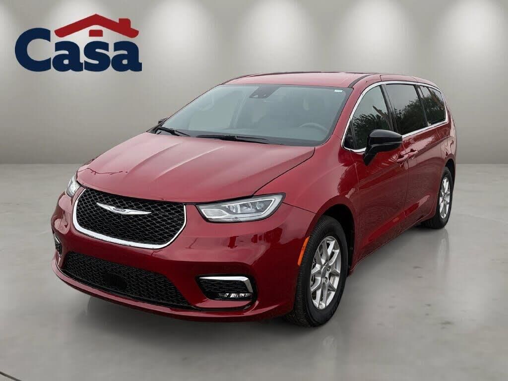 2025 Chrysler Pacifica Select — photo 1 of 1