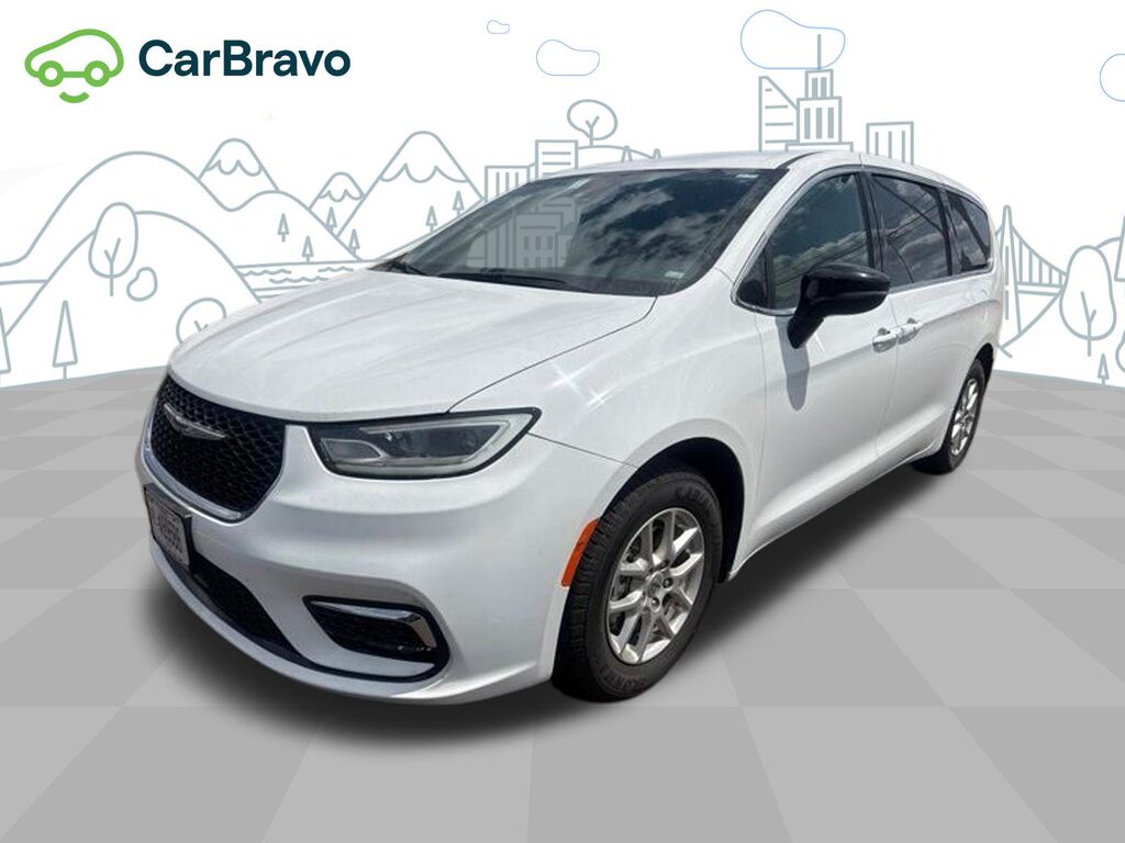 2025 Chrysler Pacifica Select — photo 1 of 6